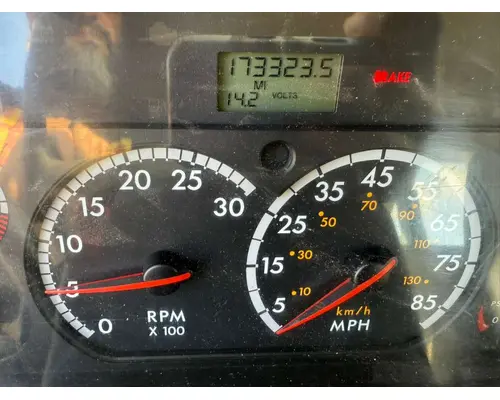 FREIGHTLINER Cascadia Complete Vehicle