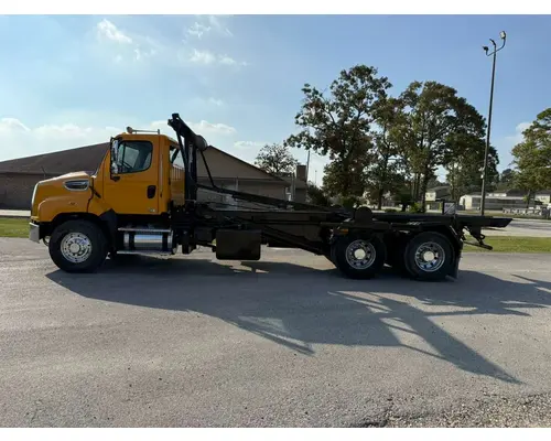 FREIGHTLINER Cascadia Complete Vehicle