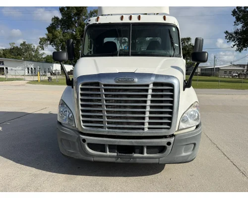 FREIGHTLINER Cascadia Complete Vehicle