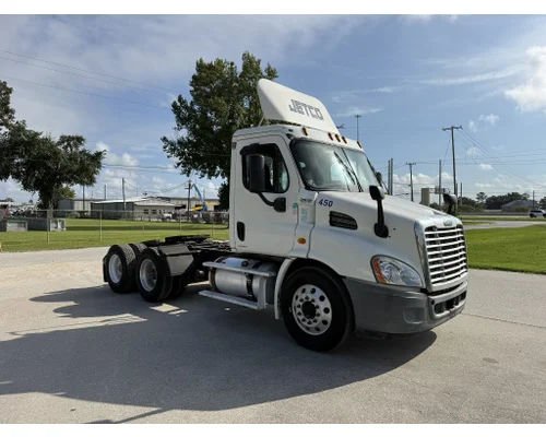 FREIGHTLINER Cascadia Complete Vehicle