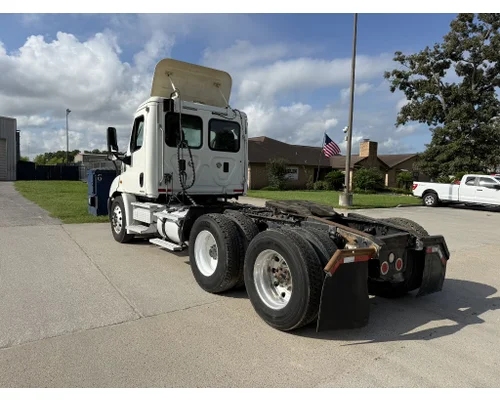 FREIGHTLINER Cascadia Complete Vehicle