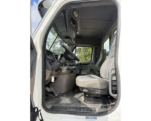 FREIGHTLINER Cascadia Complete Vehicle