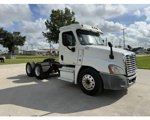 FREIGHTLINER Cascadia Complete Vehicle
