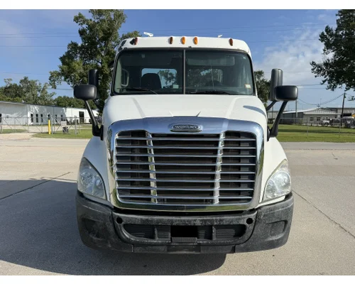 FREIGHTLINER Cascadia Complete Vehicle
