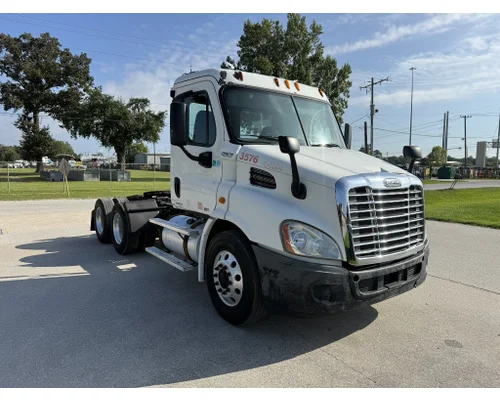 FREIGHTLINER Cascadia Complete Vehicle