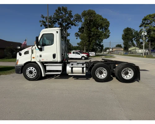 FREIGHTLINER Cascadia Complete Vehicle