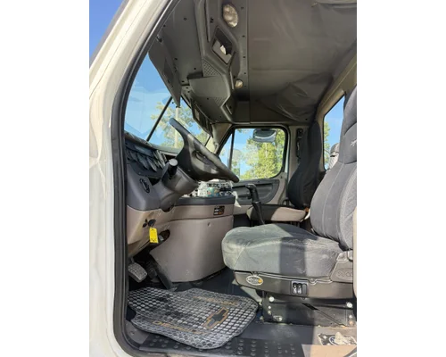 FREIGHTLINER Cascadia Complete Vehicle