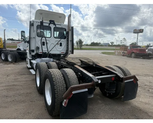 FREIGHTLINER Cascadia Complete Vehicle