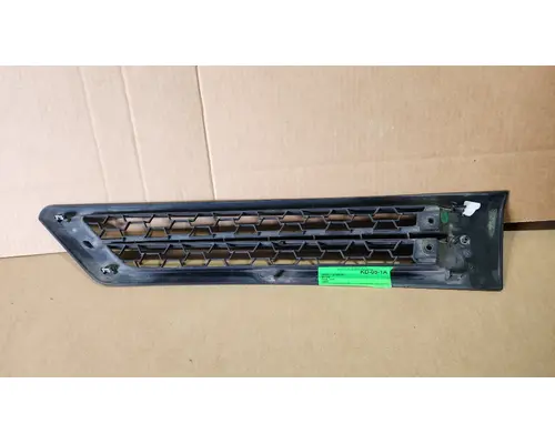 FREIGHTLINER Cascadia Cowl Vent Panel