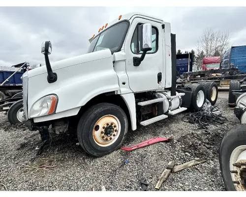 FREIGHTLINER Cascadia Cutoff Assembly (Complete With Axles)