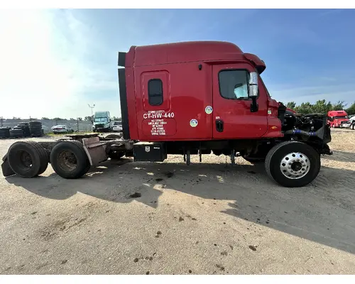 FREIGHTLINER Cascadia Cutoff Assembly (Complete With Axles)
