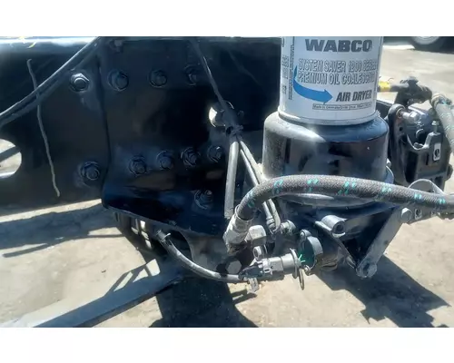 FREIGHTLINER Cascadia Cutoff Tandem Axle