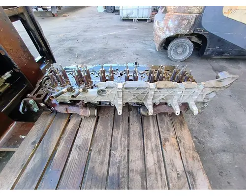 FREIGHTLINER Cascadia Cylinder Head
