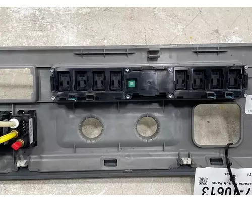 FREIGHTLINER Cascadia Dash & Parts