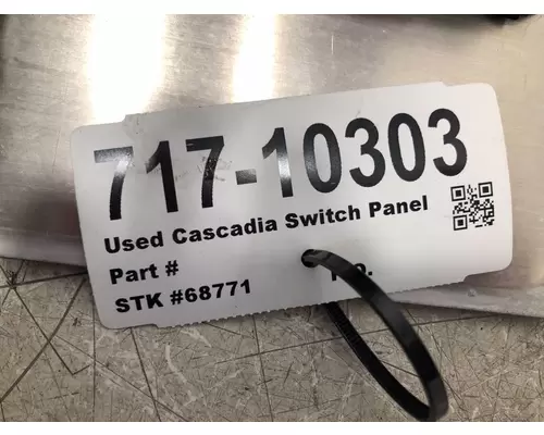 FREIGHTLINER Cascadia Dash  Console Switch