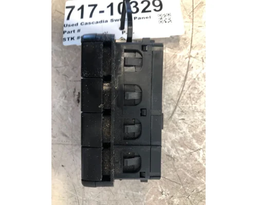 FREIGHTLINER Cascadia Dash  Console Switch