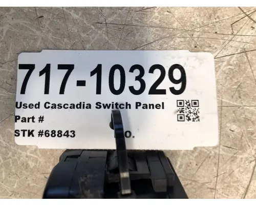 FREIGHTLINER Cascadia Dash  Console Switch