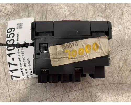 FREIGHTLINER Cascadia Dash  Console Switch