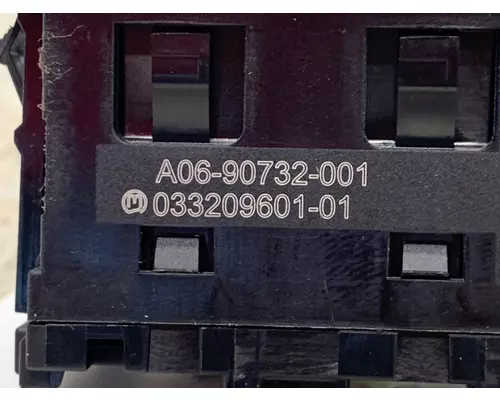 FREIGHTLINER Cascadia Dash  Console Switch