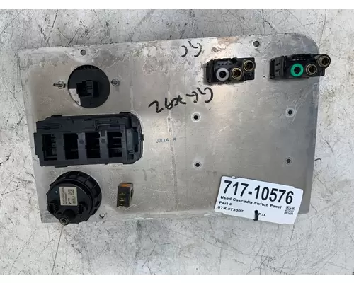 FREIGHTLINER Cascadia Dash  Console Switch
