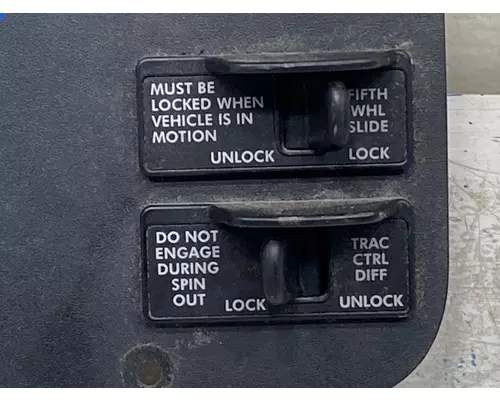 FREIGHTLINER Cascadia Dash  Console Switch
