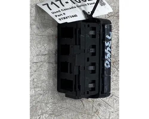 FREIGHTLINER Cascadia Dash  Console Switch