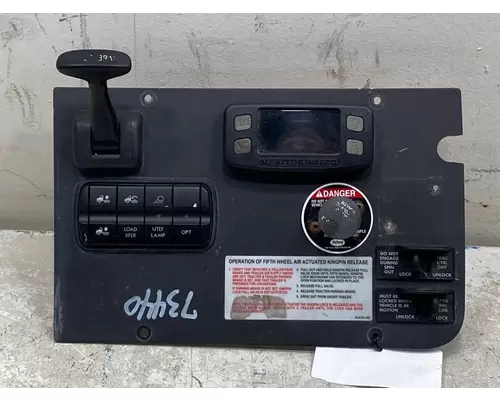 FREIGHTLINER Cascadia Dash  Console Switch