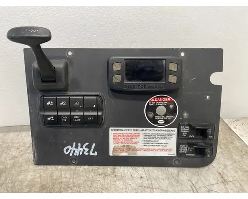 FREIGHTLINER Cascadia Dash  Console Switch