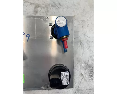 FREIGHTLINER Cascadia Dash  Console Switch