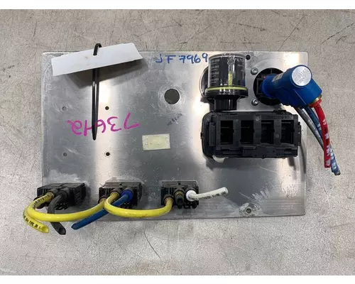 FREIGHTLINER Cascadia Dash  Console Switch