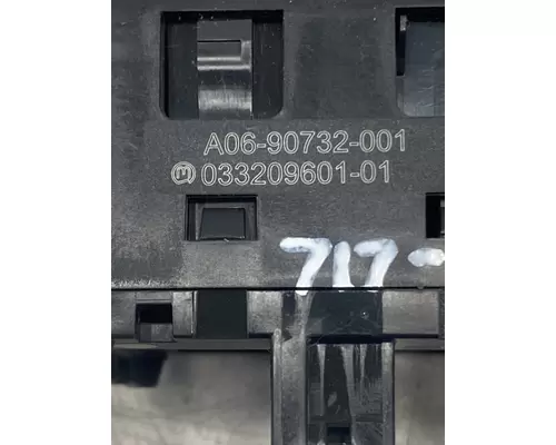 FREIGHTLINER Cascadia Dash  Console Switch