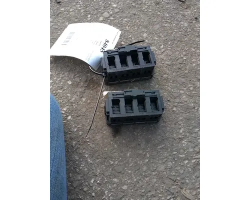FREIGHTLINER Cascadia Dash  Console Switch