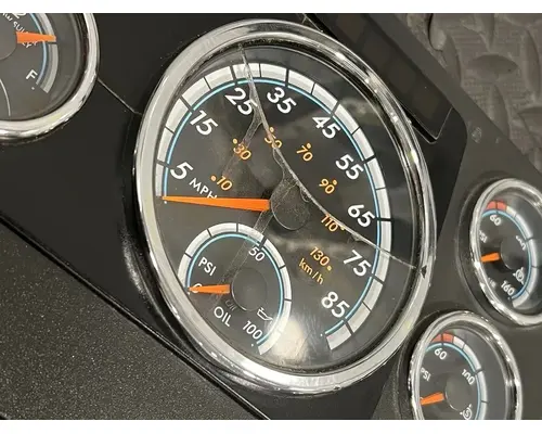 FREIGHTLINER Cascadia Dash Panel