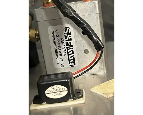 FREIGHTLINER Cascadia Dash Panel