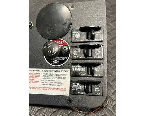 FREIGHTLINER Cascadia Dash Panel