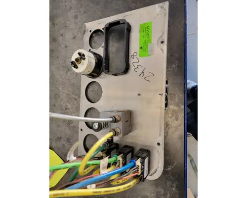 FREIGHTLINER Cascadia Dash Panel