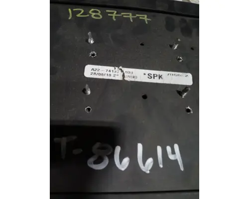 FREIGHTLINER Cascadia Dash Panels