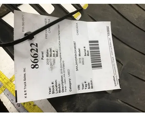 FREIGHTLINER Cascadia Dash Panels
