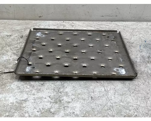 FREIGHTLINER Cascadia Deck Plate