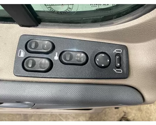 FREIGHTLINER Cascadia Door Assembly, Front