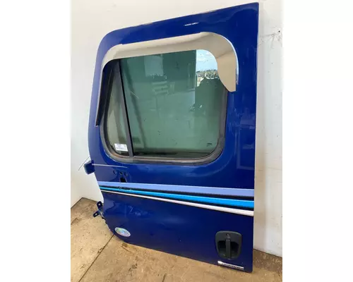 FREIGHTLINER Cascadia Door Assembly, Front
