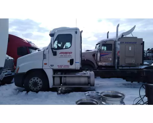 FREIGHTLINER Cascadia Door Assembly, Front