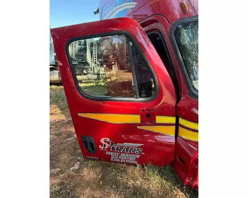 FREIGHTLINER Cascadia Door Assembly, Front
