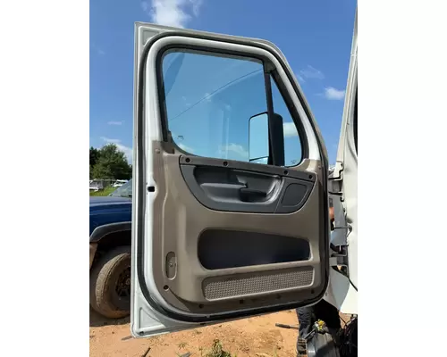 FREIGHTLINER Cascadia Door Assembly, Front