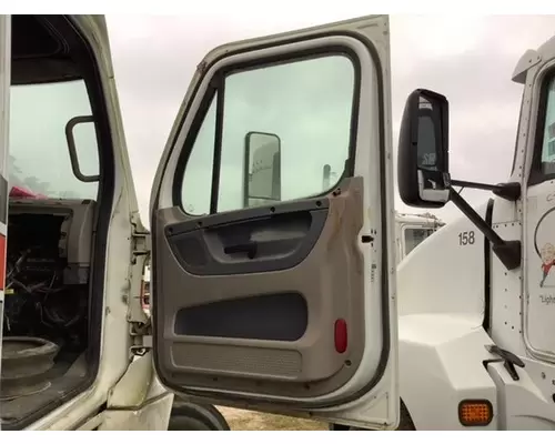 FREIGHTLINER Cascadia Door Assembly, Front