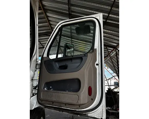 FREIGHTLINER Cascadia Door Assembly, Front