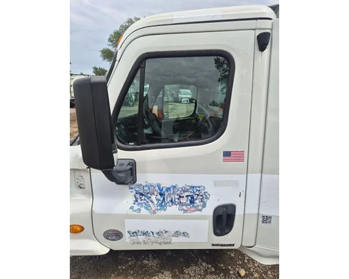 FREIGHTLINER Cascadia Door Assembly, Front