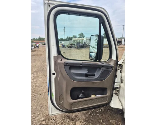 FREIGHTLINER Cascadia Door Assembly, Front
