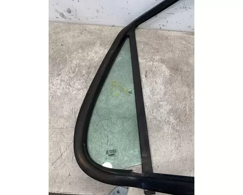 FREIGHTLINER Cascadia Door Vent Glass