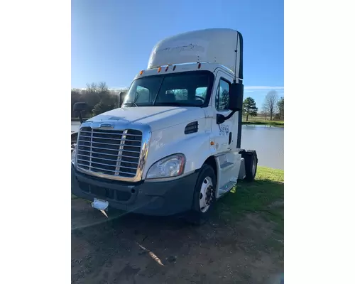 FREIGHTLINER Cascadia Equipment (Whole Vehicle)